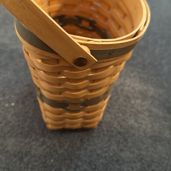 Longaberger Christmas edition Glad Tidings basket with swing handle - Picture 5 of 8